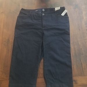 St. John's Bay Mid-Rise Dark Wash Denim Capri